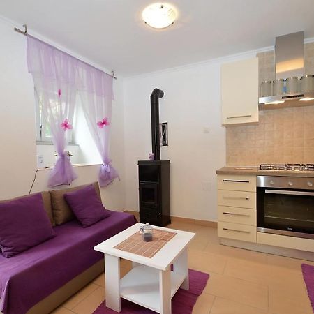 Apartment Hrasta Vrana  エクステリア 写真