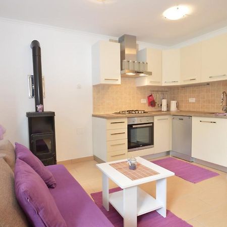 Apartment Hrasta Vrana  エクステリア 写真
