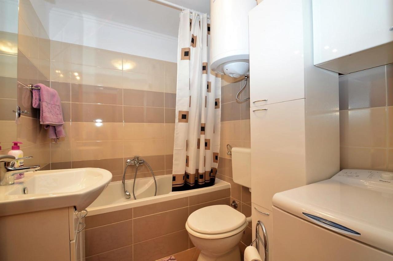 Apartment Hrasta Vrana  エクステリア 写真