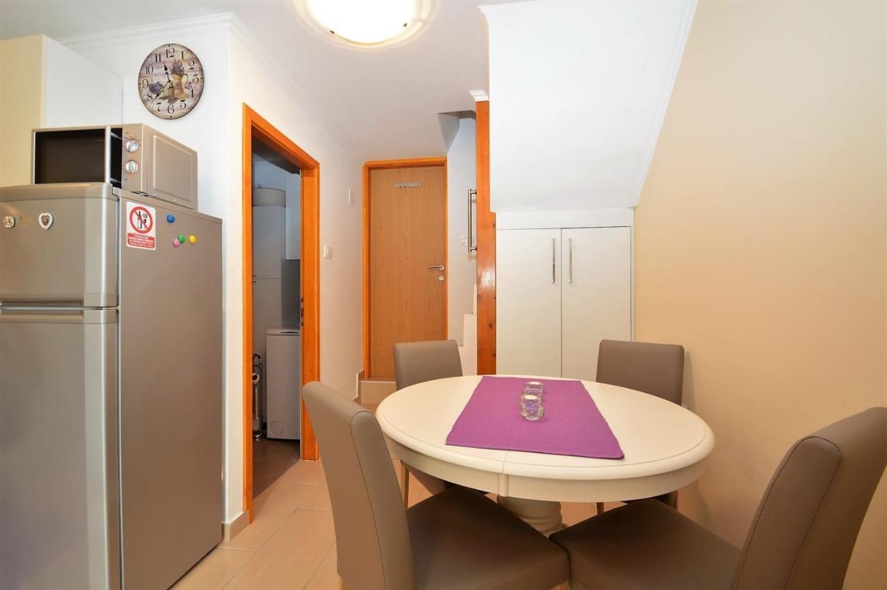 Apartment Hrasta Vrana  エクステリア 写真