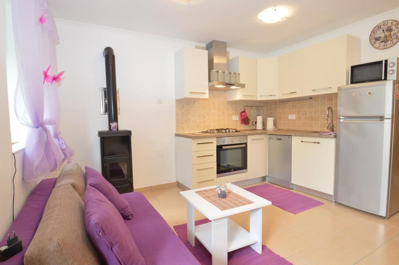 Apartment Hrasta Vrana  エクステリア 写真