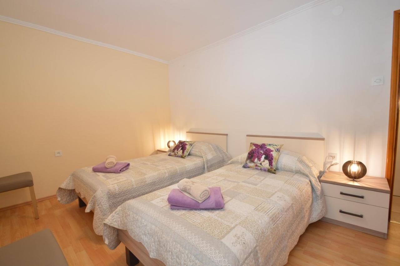 Apartment Hrasta Vrana  エクステリア 写真