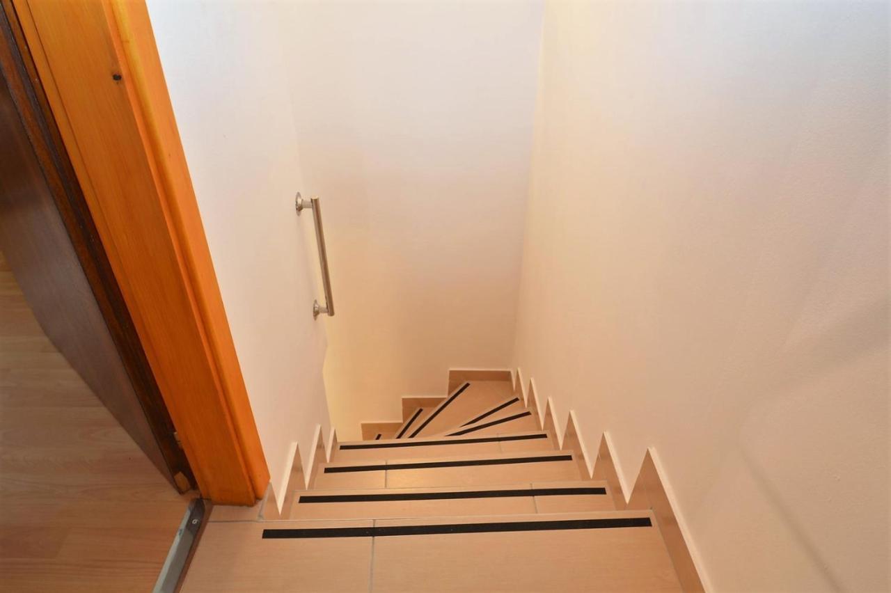 Apartment Hrasta Vrana  エクステリア 写真