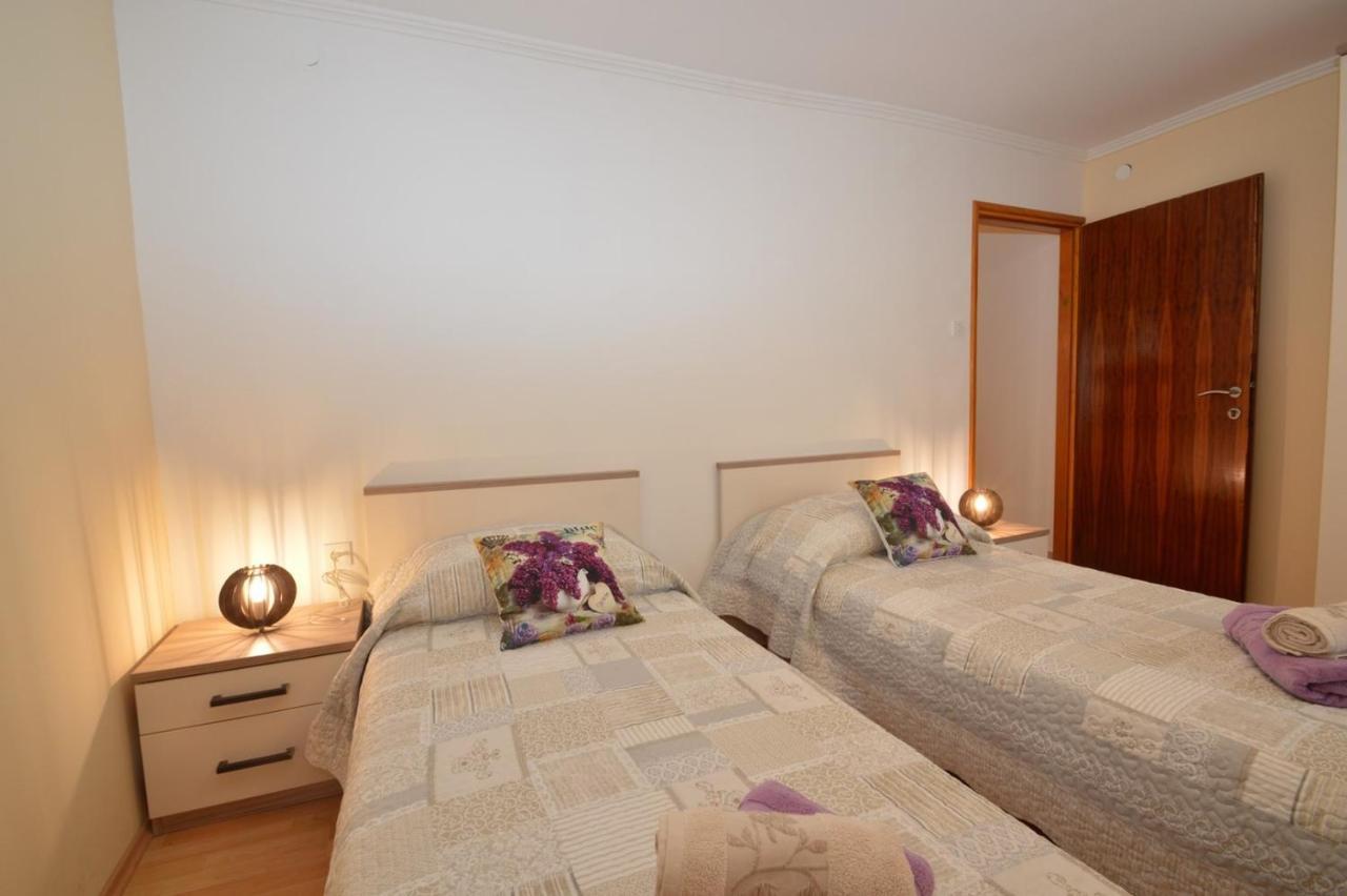 Apartment Hrasta Vrana  エクステリア 写真